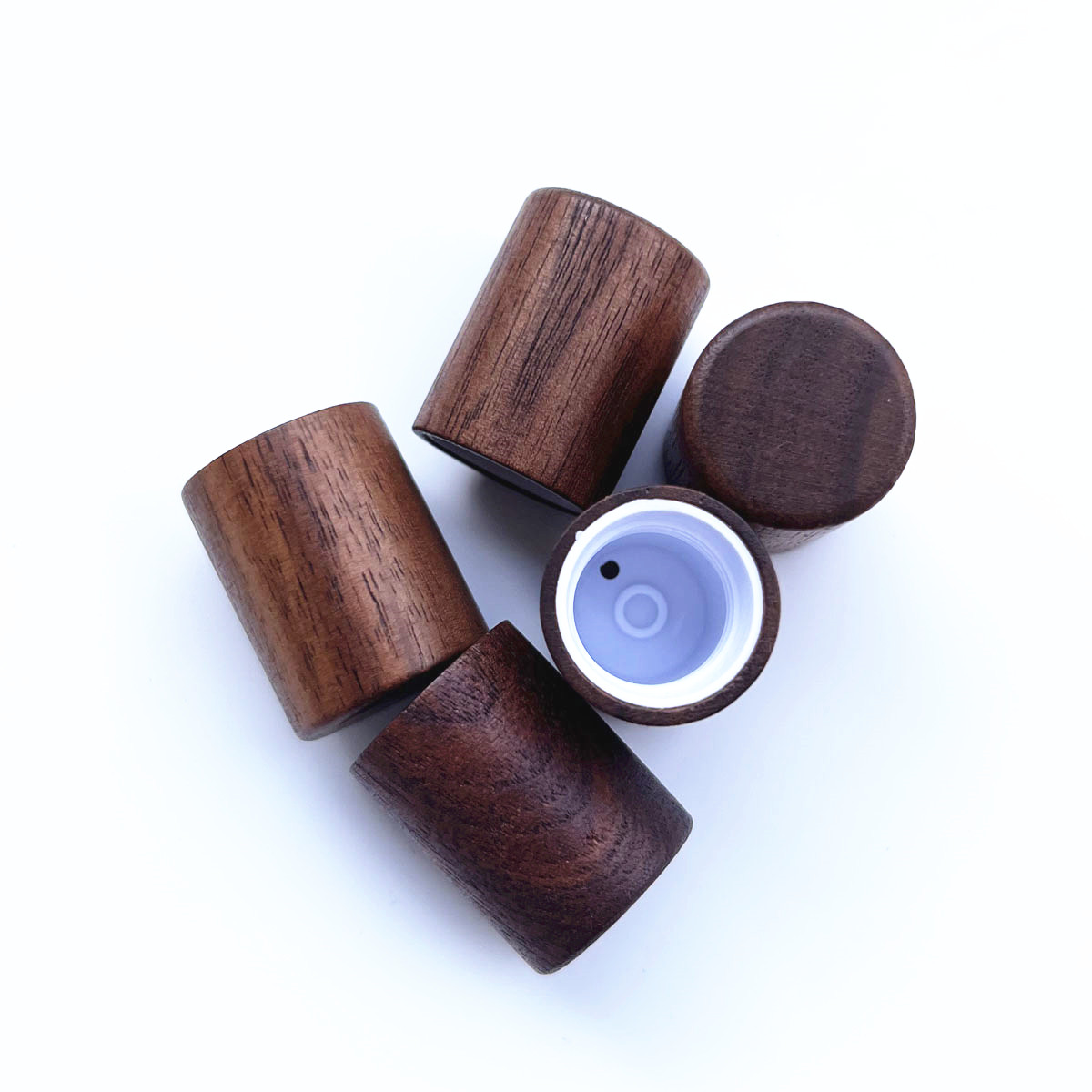 10X Крышки из натурального чер – обзор и цена Attar Oil Roll On